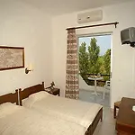 Ξενοδοχείο με διαμερίσματα Mantalena
